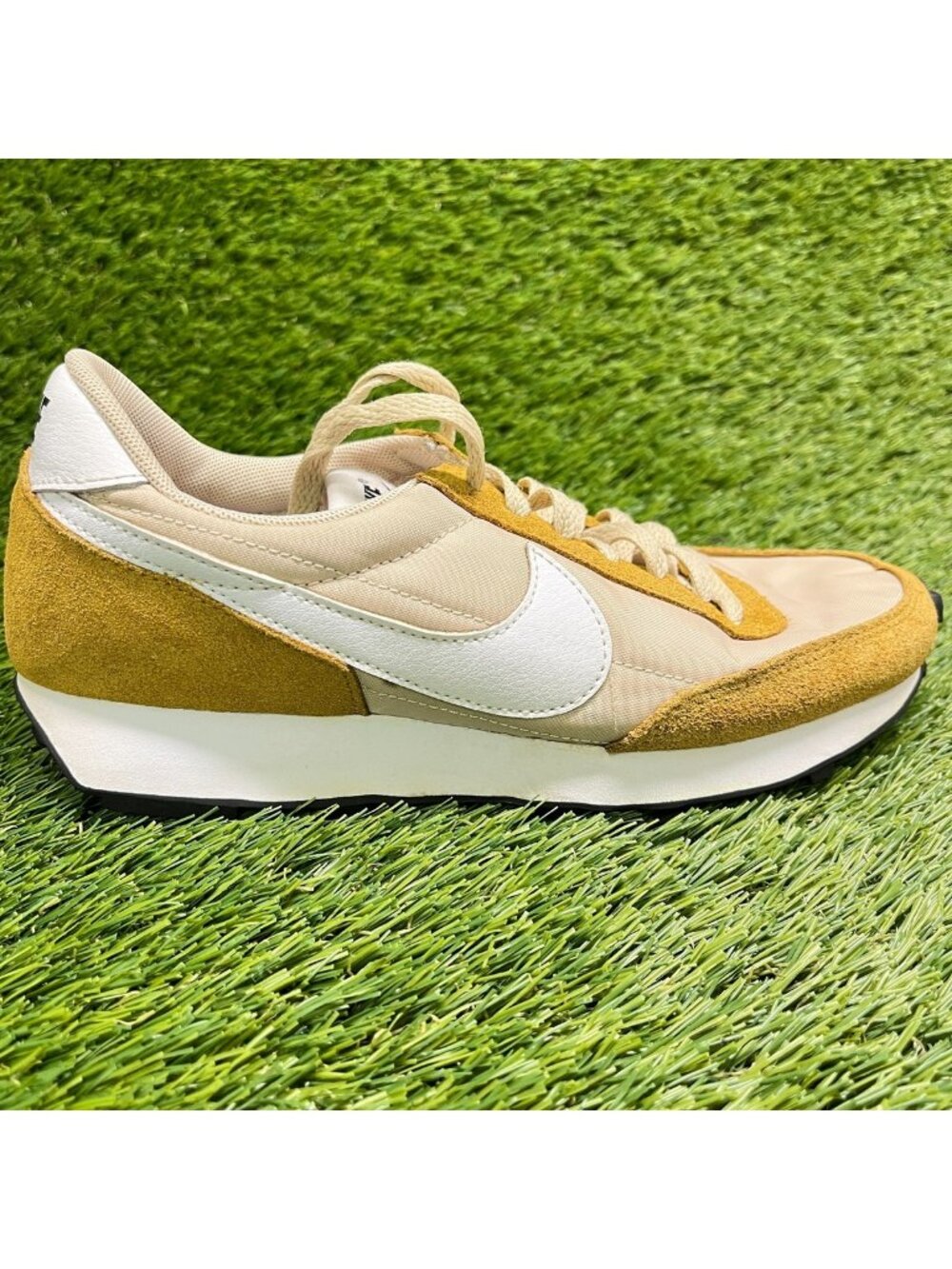 Nike Daybreak Womens Size 6.5 Beige Brown White Athletic Running Shoes Sneakers